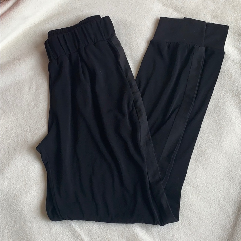 WAYF Joggers